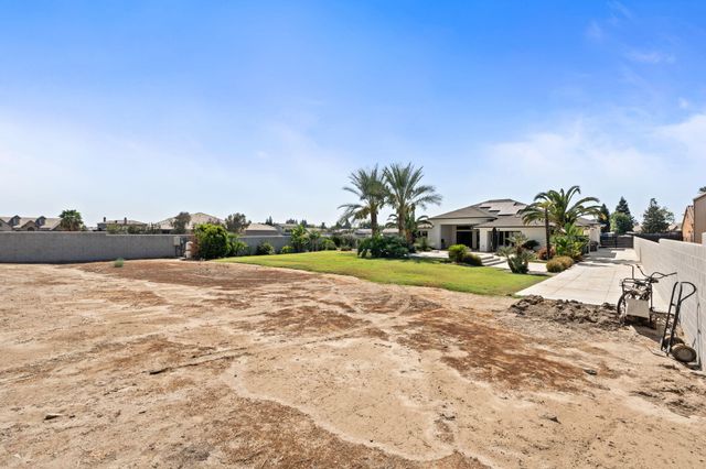 2222 Diamante Drive, Tulare, CA 93274