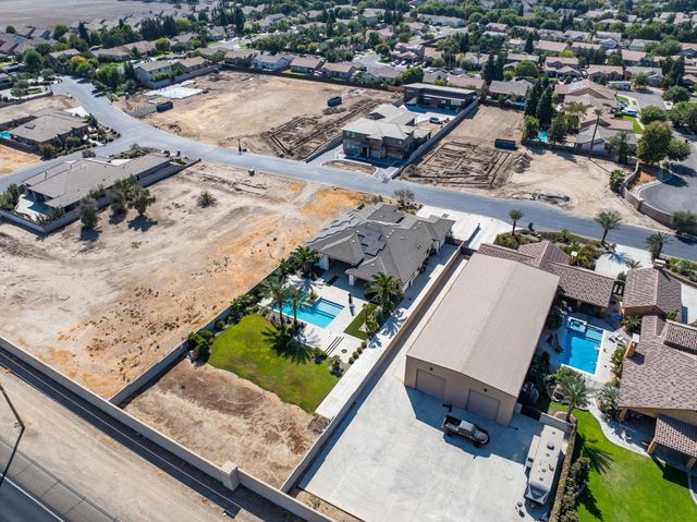 2222 Diamante Drive, Tulare, CA 93274