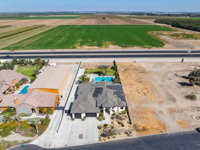 2222 Diamante Drive, Tulare, CA 93274
