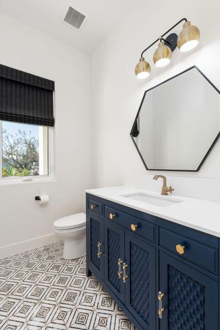 2222 Diamante Drive, Tulare, CA 93274