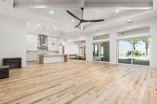 2222 Diamante Drive, Tulare, CA 93274