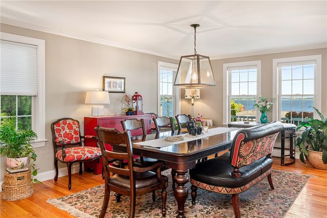 11 King Philip Avenue, Bristol, RI 02809