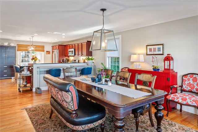 11 King Philip Avenue, Bristol, RI 02809