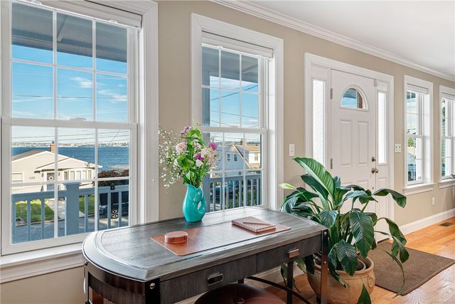 11 King Philip Avenue, Bristol, RI 02809