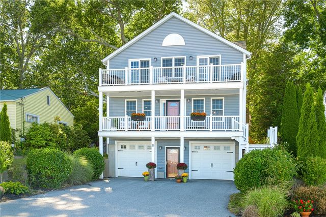 11 King Philip Avenue, Bristol, RI 02809