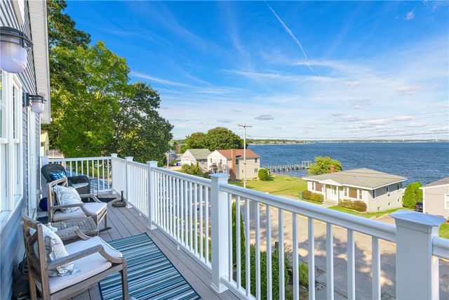 11 King Philip Avenue, Bristol, RI 02809