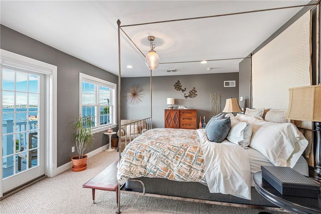 11 King Philip Avenue, Bristol, RI 02809