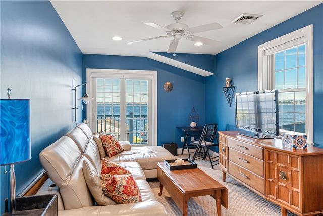 11 King Philip Avenue, Bristol, RI 02809