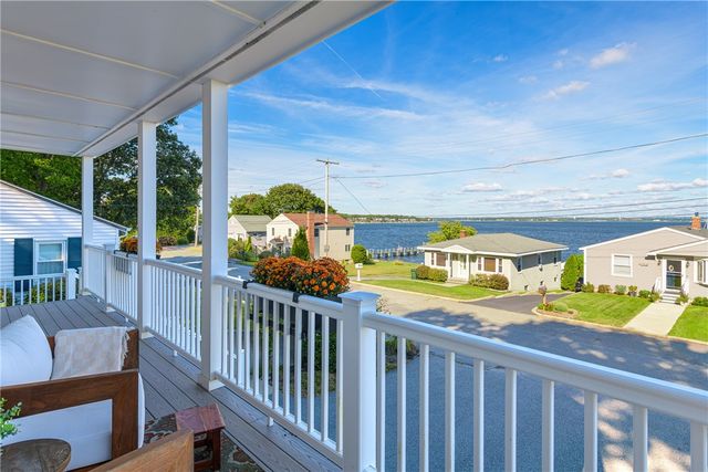 11 King Philip Avenue, Bristol, RI 02809