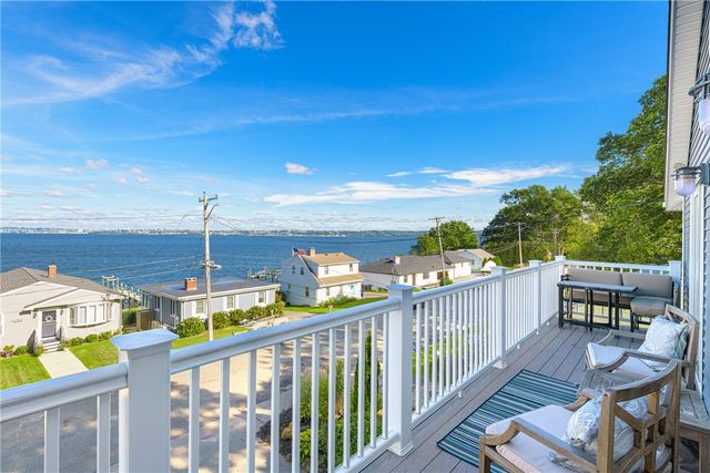 11 King Philip Avenue, Bristol, RI 02809