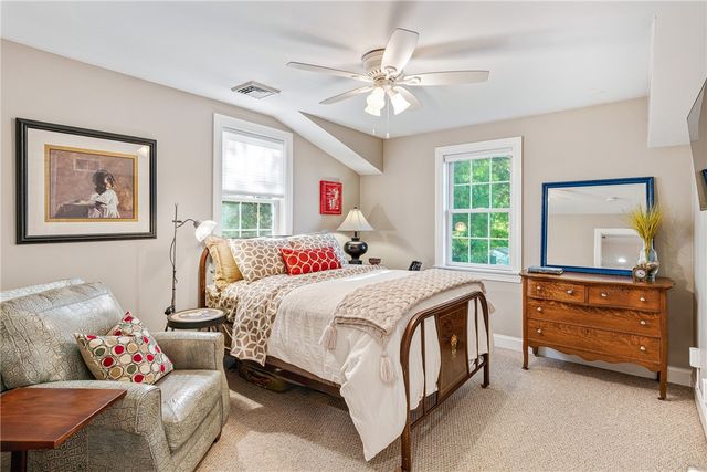 11 King Philip Avenue, Bristol, RI 02809