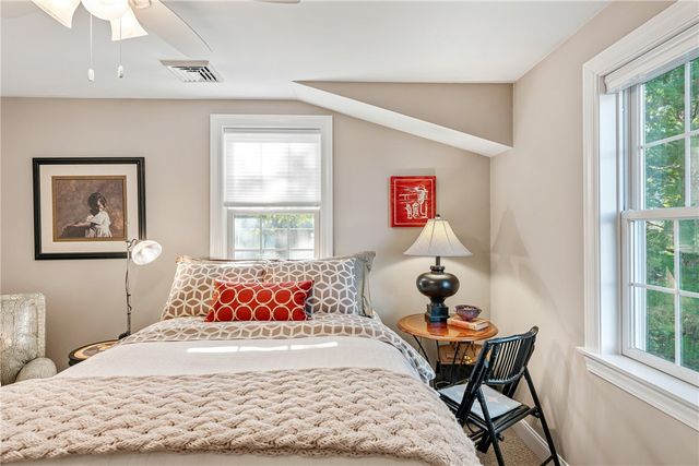 11 King Philip Avenue, Bristol, RI 02809