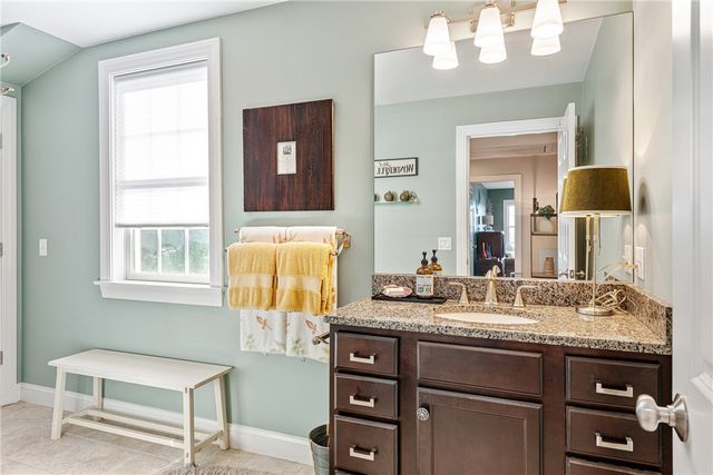 11 King Philip Avenue, Bristol, RI 02809