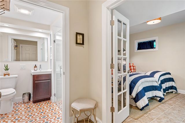 11 King Philip Avenue, Bristol, RI 02809