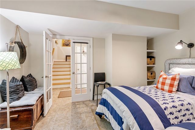 11 King Philip Avenue, Bristol, RI 02809