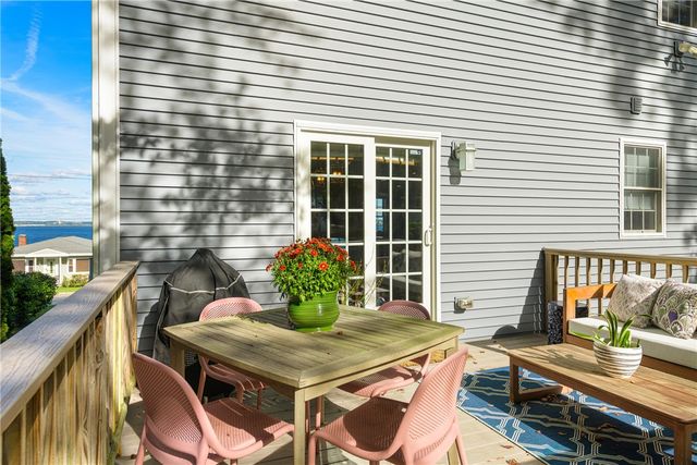 11 King Philip Avenue, Bristol, RI 02809