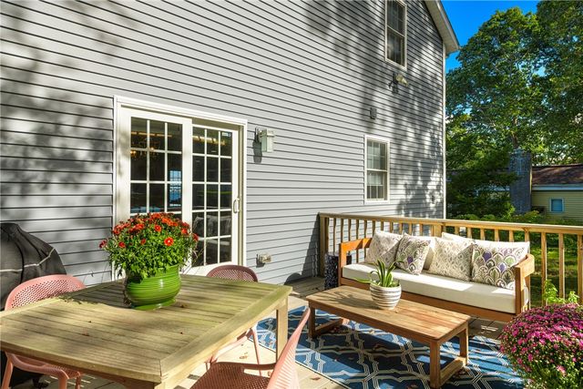 11 King Philip Avenue, Bristol, RI 02809