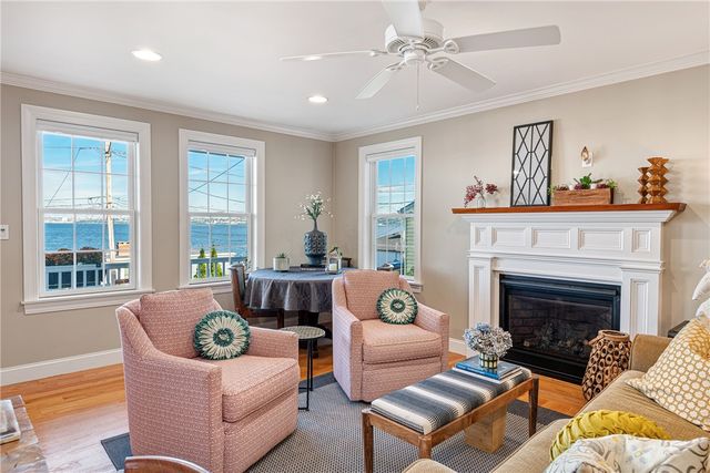 11 King Philip Avenue, Bristol, RI 02809