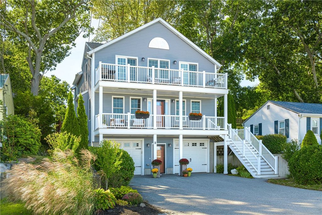 11 King Philip Avenue, Bristol, RI 02809