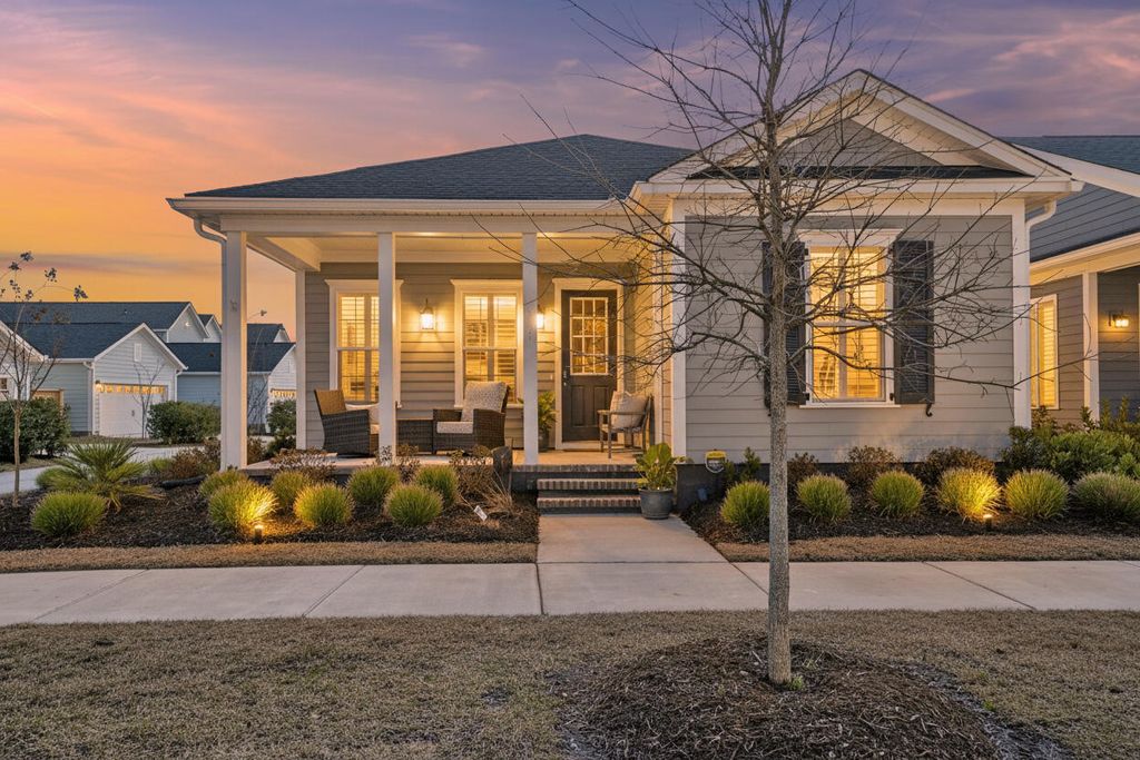 Image 15 of property listing at 117 Crimson Street, Summerville, SC 29486