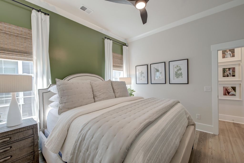 Image 16 of property listing at 117 Crimson Street, Summerville, SC 29486