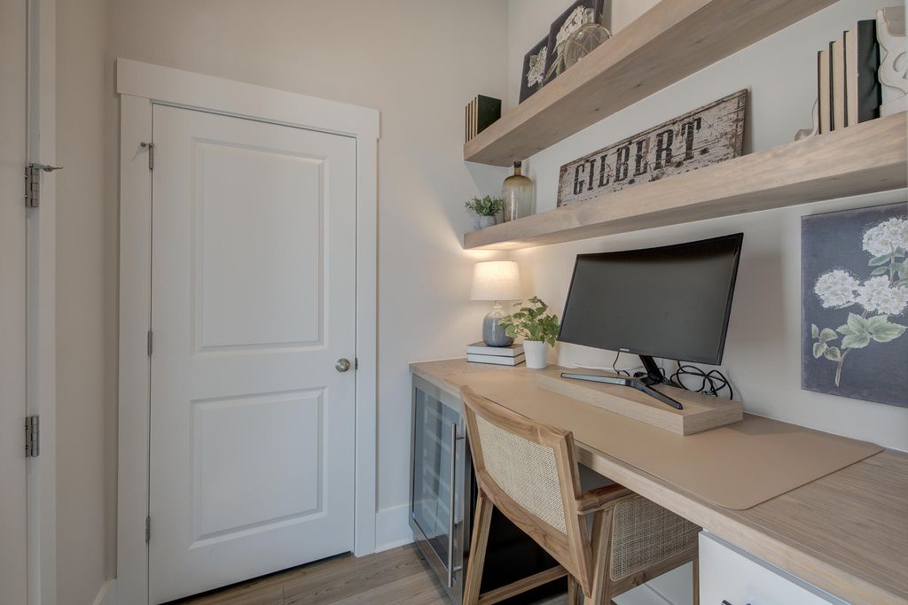 Image 40 of property listing at 117 Crimson Street, Summerville, SC 29486