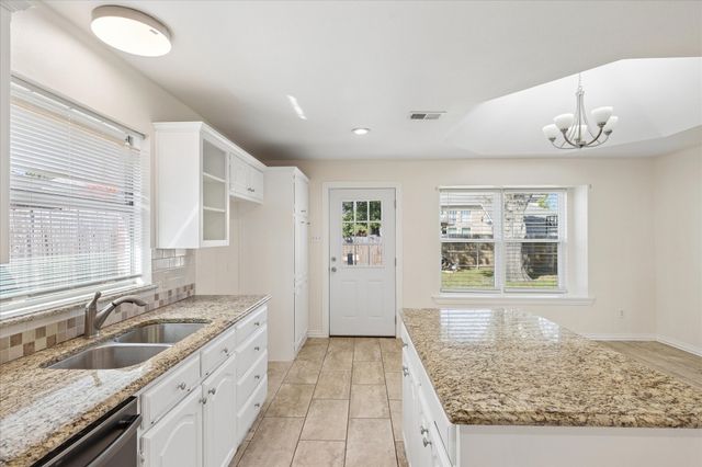 568 Cooper Street, Grand Prairie, TX 75052