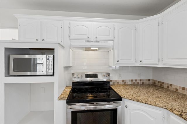 568 Cooper Street, Grand Prairie, TX 75052