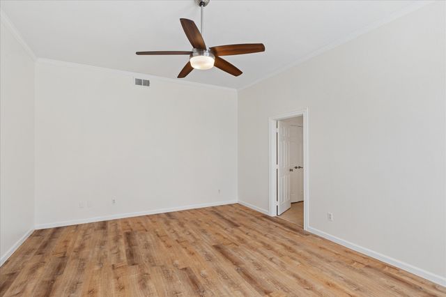 568 Cooper Street, Grand Prairie, TX 75052