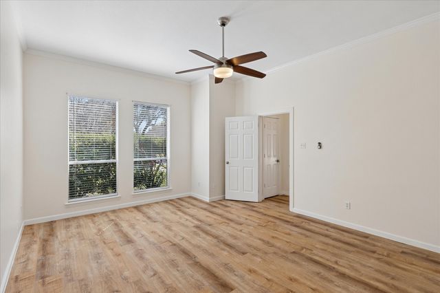 568 Cooper Street, Grand Prairie, TX 75052