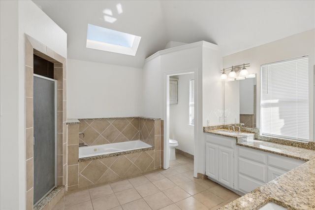 568 Cooper Street, Grand Prairie, TX 75052