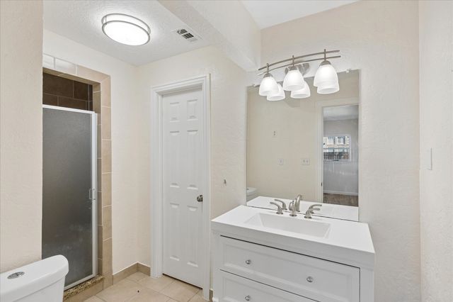 568 Cooper Street, Grand Prairie, TX 75052