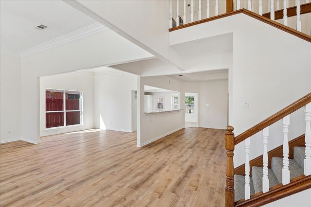 568 Cooper Street, Grand Prairie, TX 75052