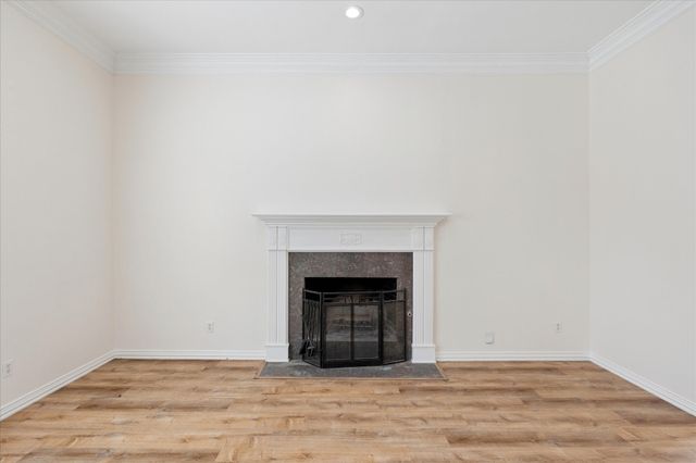 568 Cooper Street, Grand Prairie, TX 75052