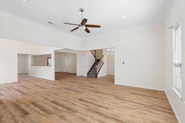 568 Cooper Street, Grand Prairie, TX 75052