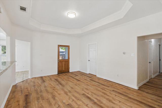 568 Cooper Street, Grand Prairie, TX 75052