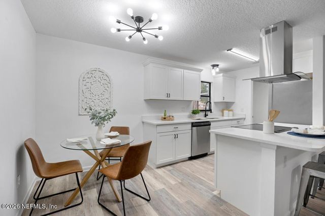 5942 BROKEN ARROW Drive W, Jacksonville, FL 32244