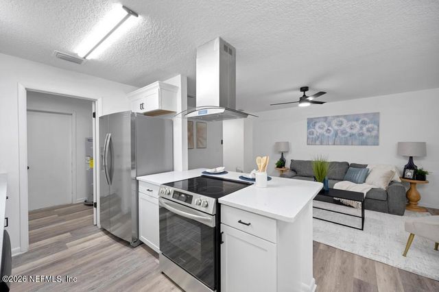 5942 BROKEN ARROW Drive W, Jacksonville, FL 32244