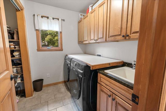 336 Kettle Moraine DRIVE N, Slinger, WI 53086