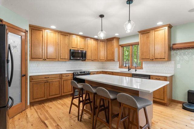 336 Kettle Moraine DRIVE N, Slinger, WI 53086