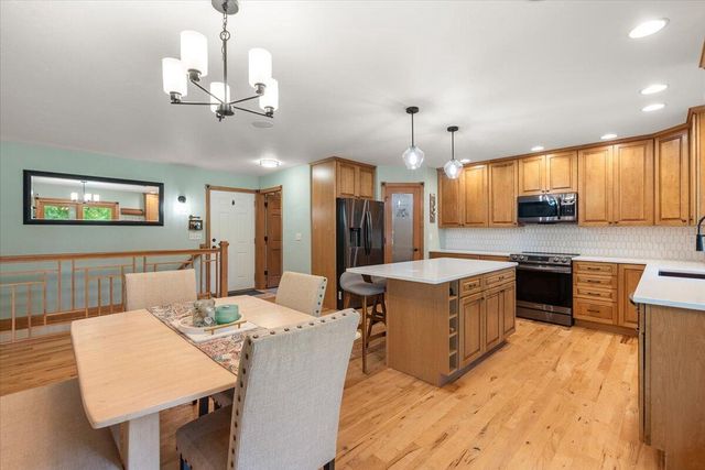 336 Kettle Moraine DRIVE N, Slinger, WI 53086