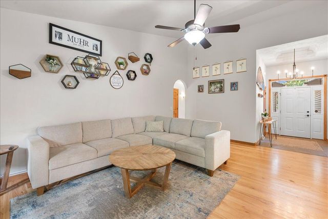 336 Kettle Moraine DRIVE N, Slinger, WI 53086
