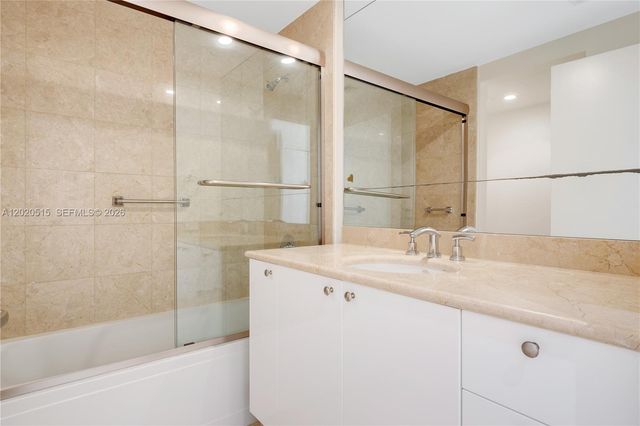 901 Brickell Key Blvd 609, Miami, FL 33131