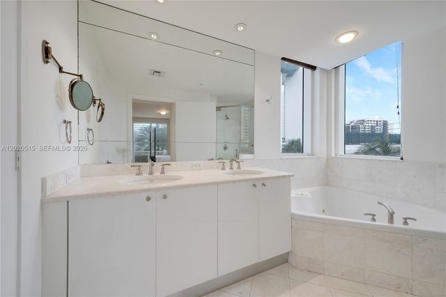 901 Brickell Key Blvd 609, Miami, FL 33131