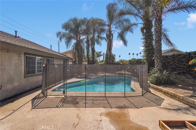 1087 Baseline Road, La Verne, CA 91750