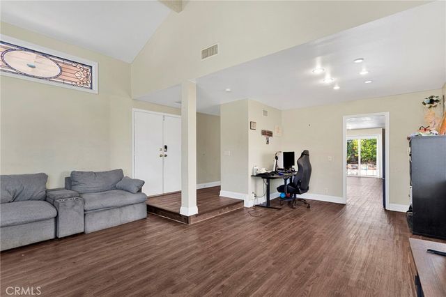 1087 Baseline Road, La Verne, CA 91750