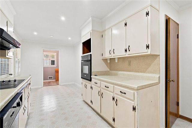 2710 Tanglewood Trail, Atlanta, GA 30344