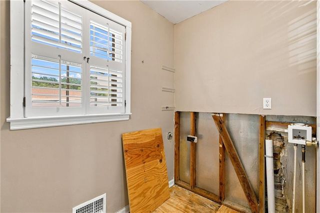 2710 Tanglewood Trail, Atlanta, GA 30344