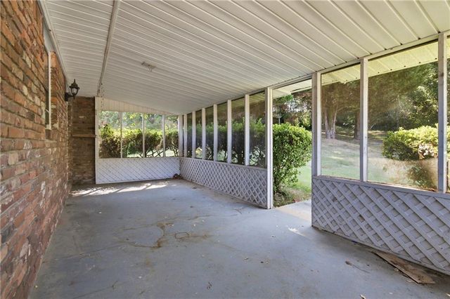 2710 Tanglewood Trail, Atlanta, GA 30344