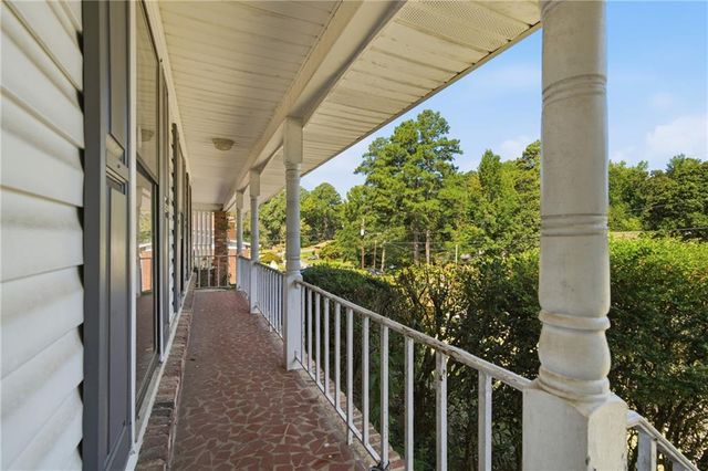 2710 Tanglewood Trail, Atlanta, GA 30344